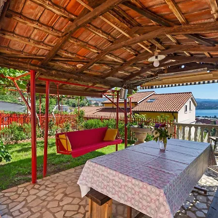 Apartment Simplistic In With Private Garden Opatija