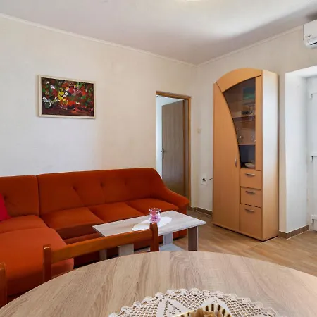 Simplistic In With Private Garden Apartment Opatija