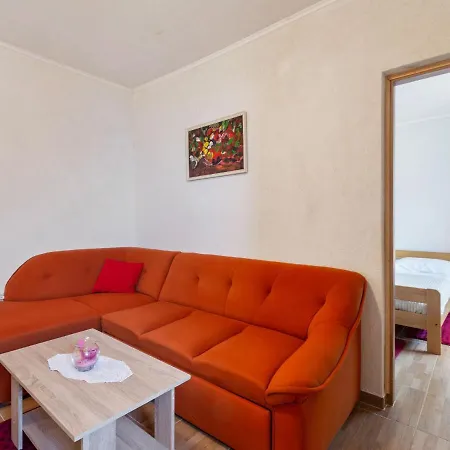 Simplistic In With Private Garden Apartament Opatija