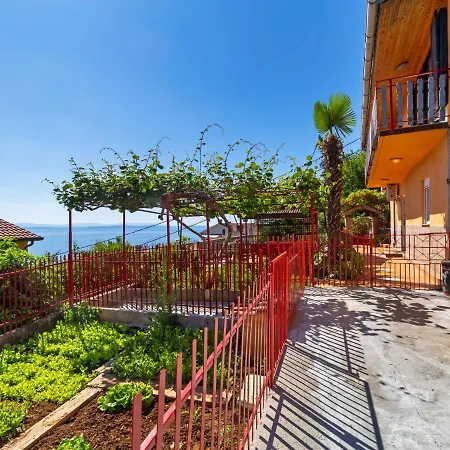 Apartament Simplistic In With Private Garden