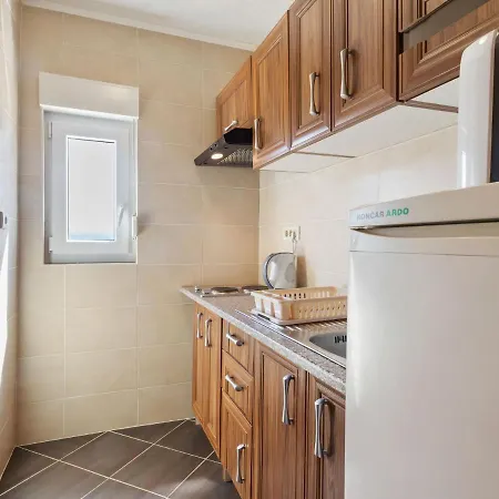 Apartament Simplistic In With Private Garden