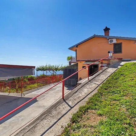 Apartament Simplistic In With Private Garden